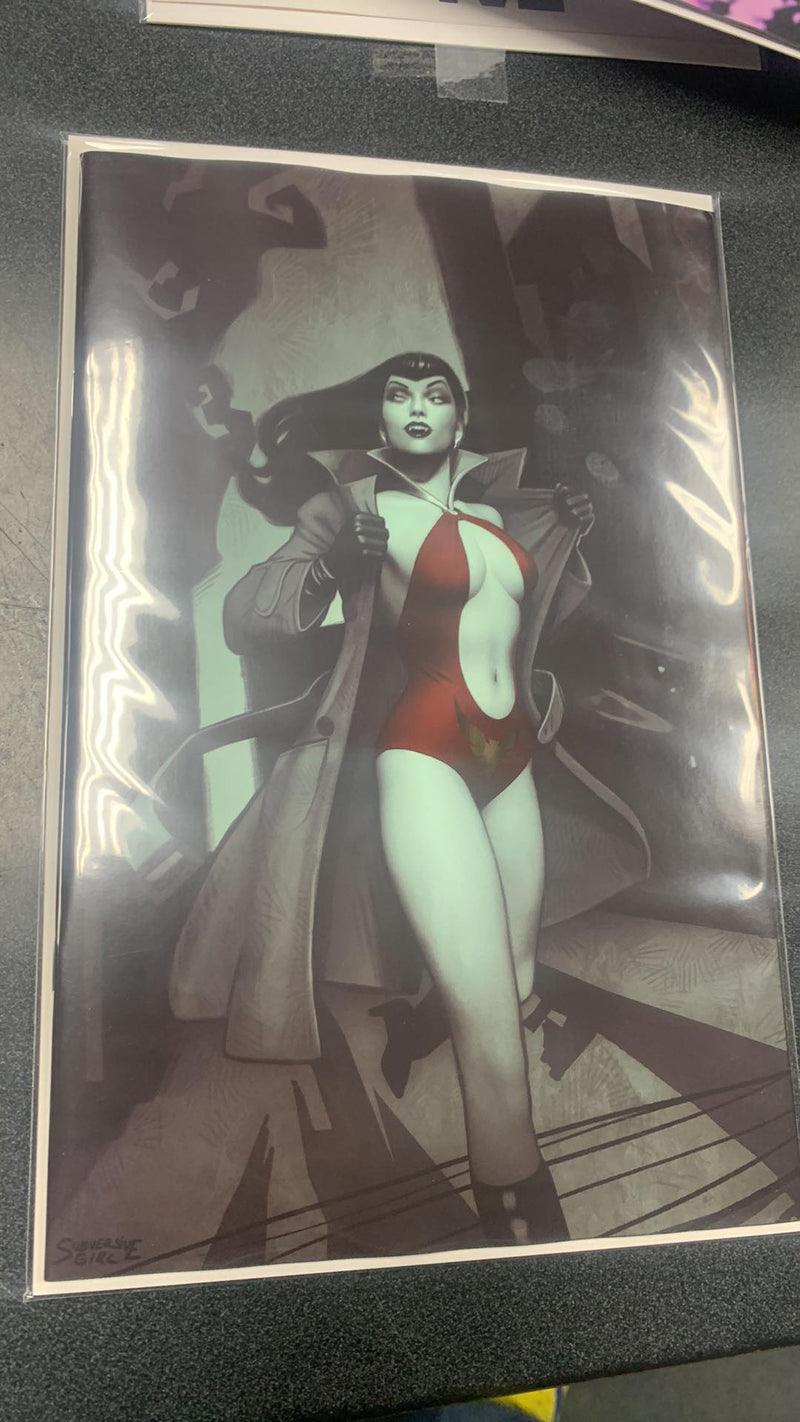 Vampirella vs Superpowers